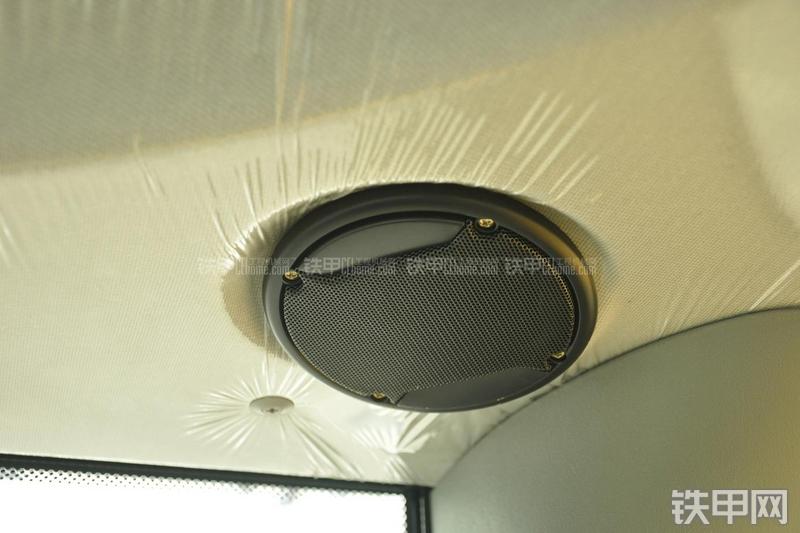 山东临工RS8140压路机局部