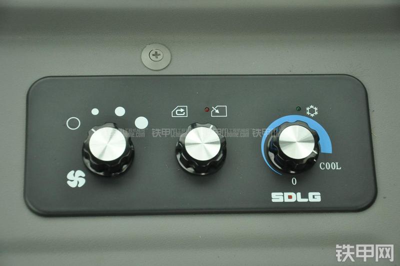 山东临工RS8140压路机局部