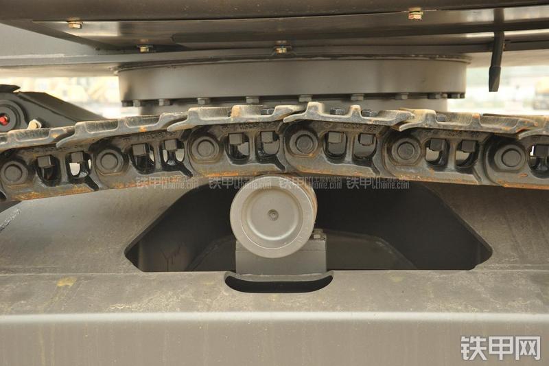 山东临工LG665E挖掘机局部