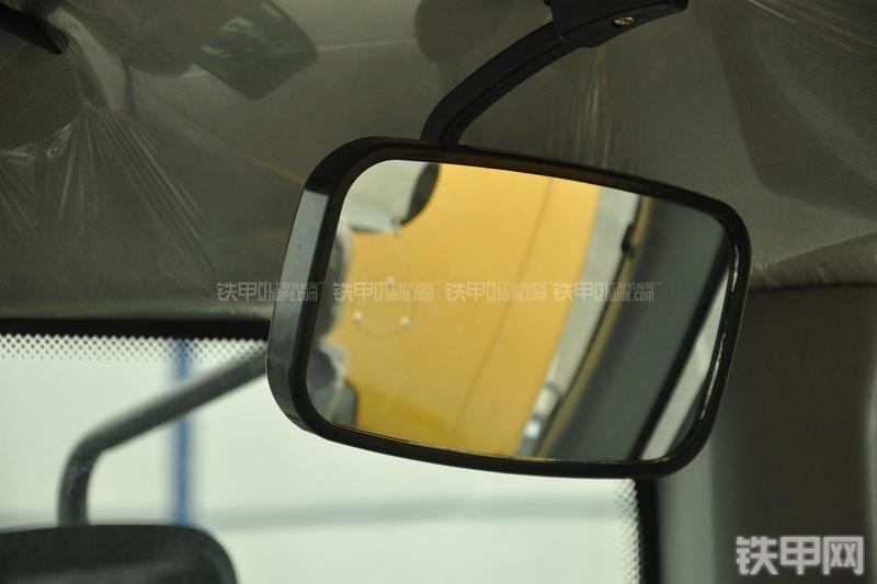 山东临工RS8140压路机局部