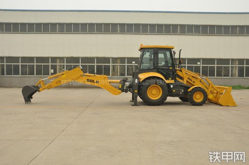 山东临工B877挖掘装载机整机外观