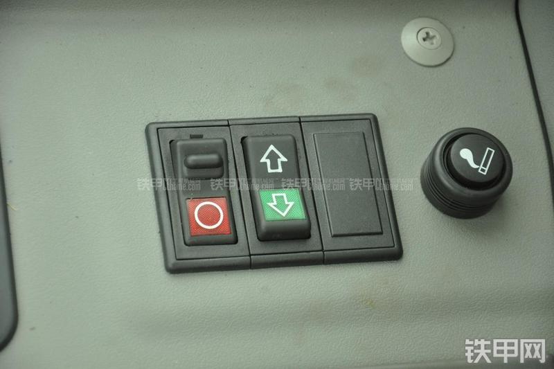 山东临工RS8140压路机局部