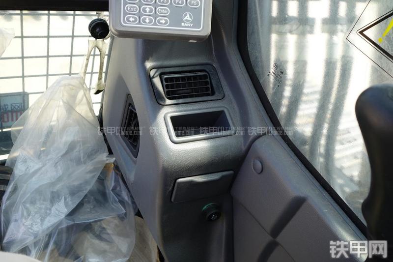 三一重工SY335C-9H挖掘机局部