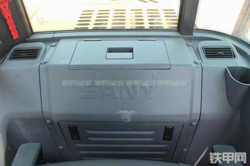 三一重工SY85C-9挖掘机局部