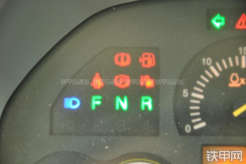 山东临工RS8140压路机局部