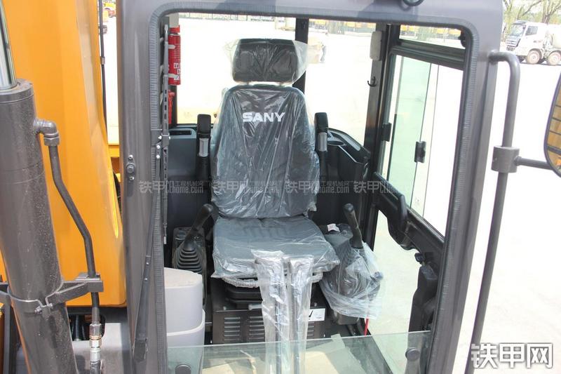 三一重工SY85C-9挖掘机局部