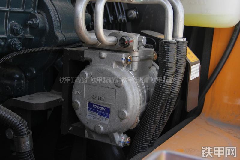 三一重工SY85C-9挖掘机局部