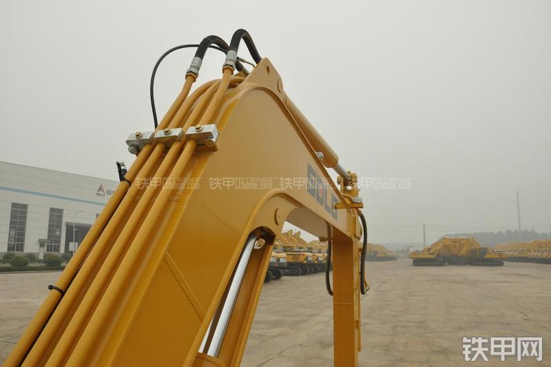 山东临工LG665E挖掘机局部