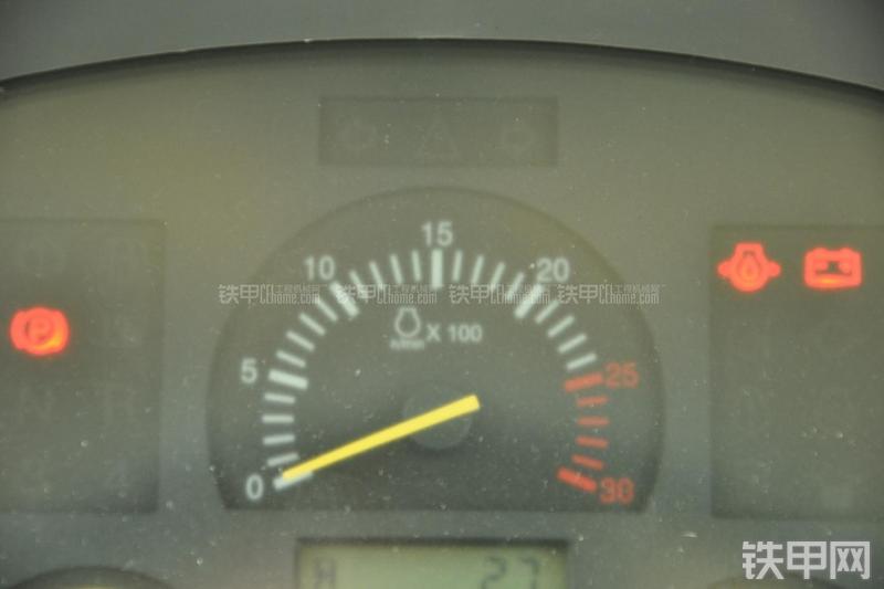 山东临工RS8140压路机局部