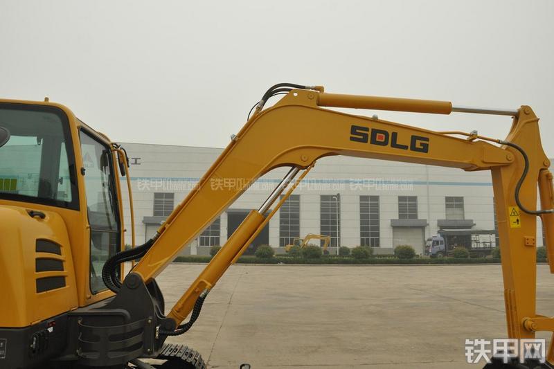 山东临工LG665E挖掘机局部