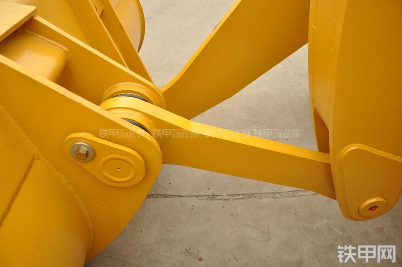 山东临工LG953N节能型装载机局部