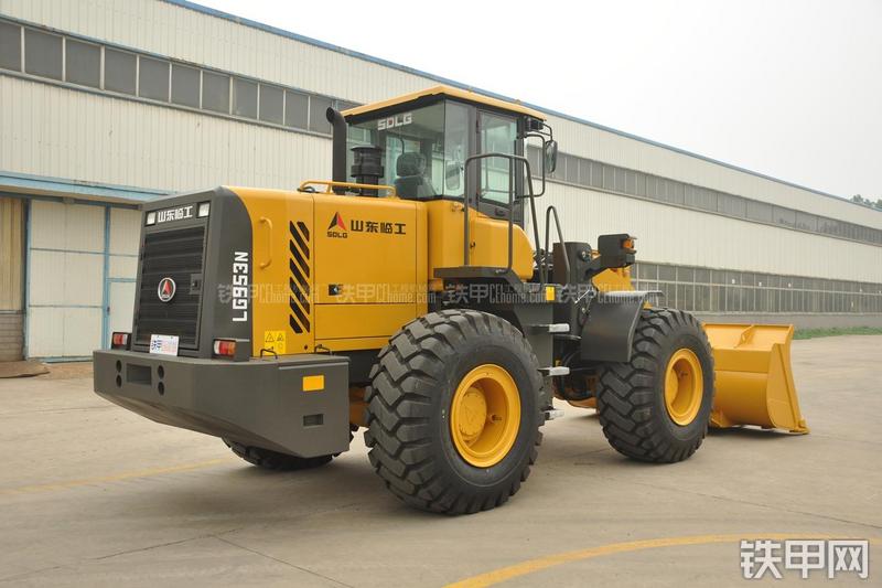 山东临工LG953N节能型装载机整机外观