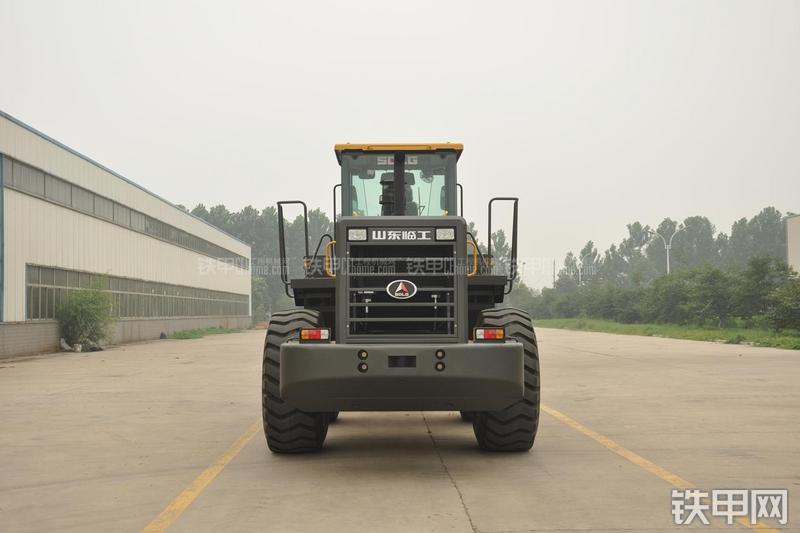 山东临工LG953装载机整机外观