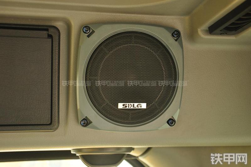 山东临工LG6225E挖掘机局部