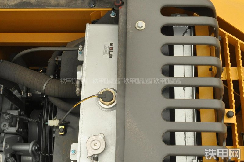 山东临工LG6150E挖掘机局部