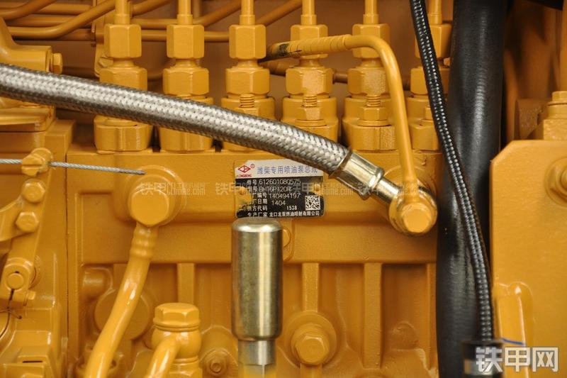 山东临工LG953装载机局部