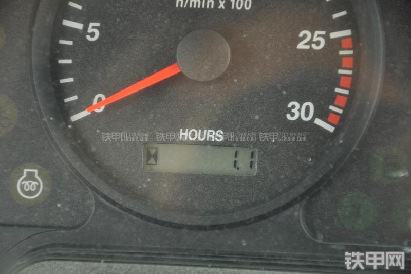 山东临工LG953装载机局部