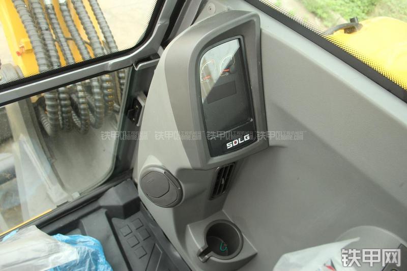 山东临工LG660E挖掘机局部