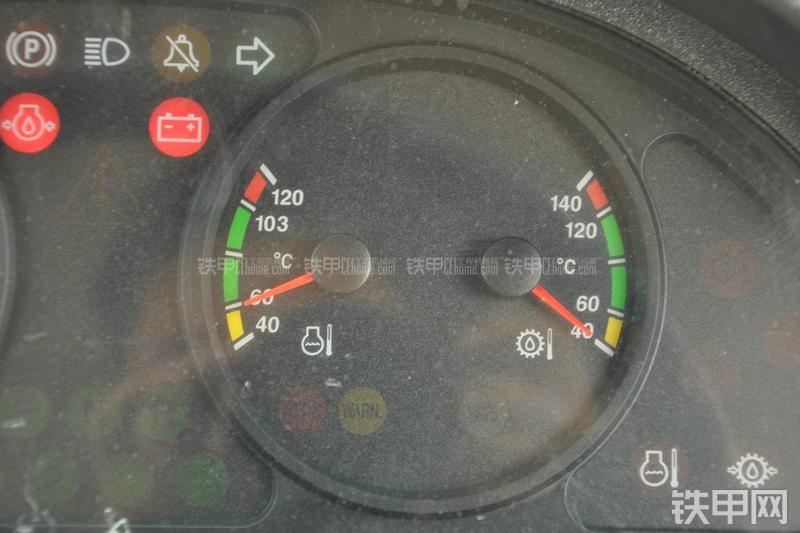 山东临工LG953装载机局部