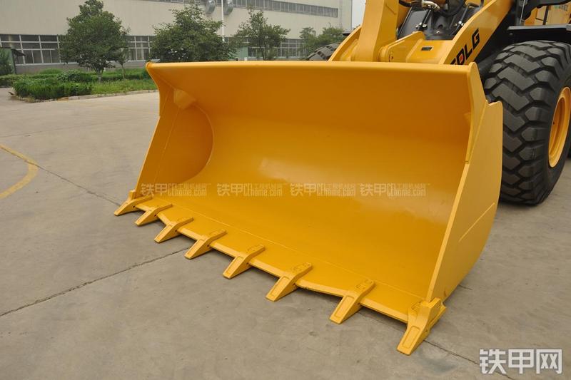 山东临工LG953N节能型装载机局部