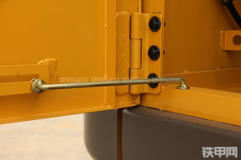 山东临工LG6225E挖掘机局部