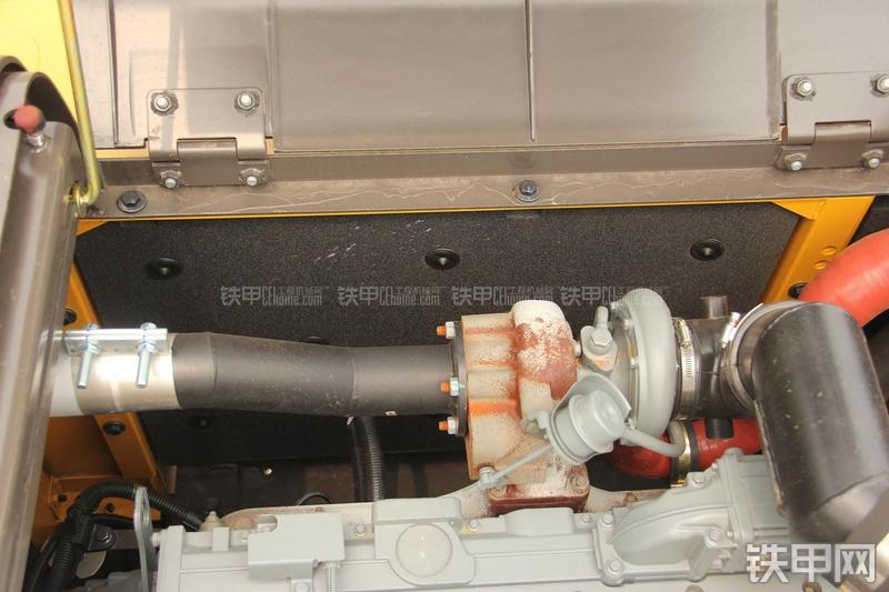 山东临工LG6210挖掘机局部