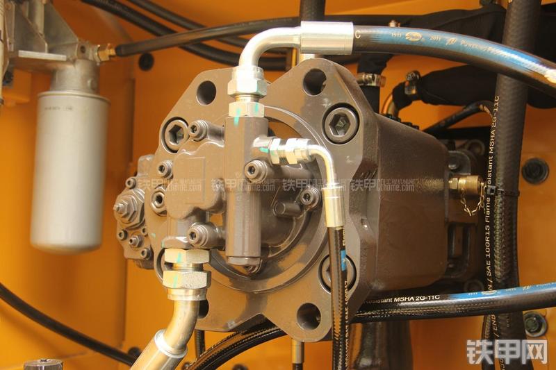 山东临工LG6210挖掘机局部