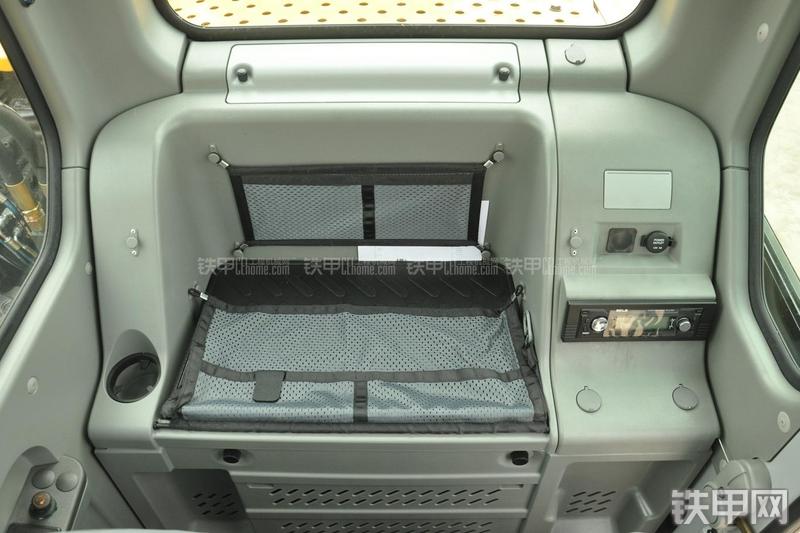 山东临工LG6210挖掘机局部