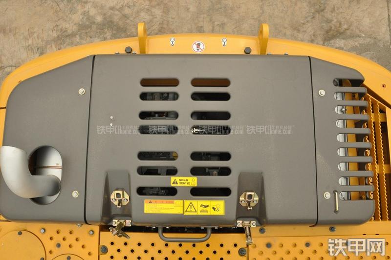 山东临工LG6150E挖掘机局部