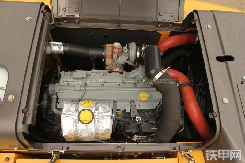 山东临工LG6210挖掘机局部