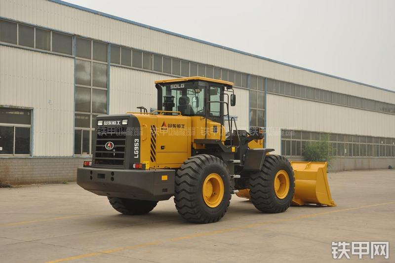 山东临工LG953装载机整机外观