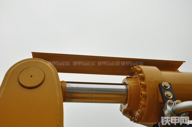 山东临工LG953N节能型装载机局部