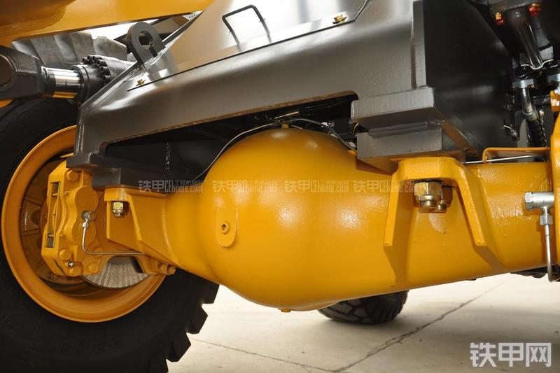 山东临工LG953N节能型装载机局部