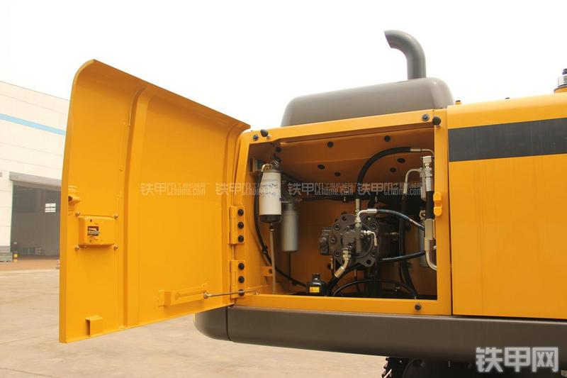 山东临工LG6210挖掘机局部