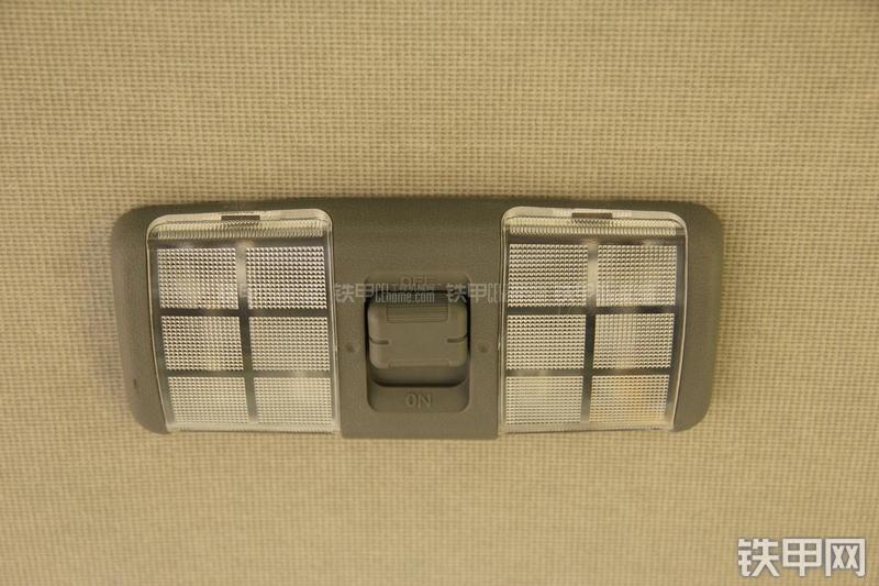 山东临工LG660E挖掘机局部