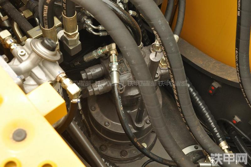 山东临工LG6150E挖掘机局部