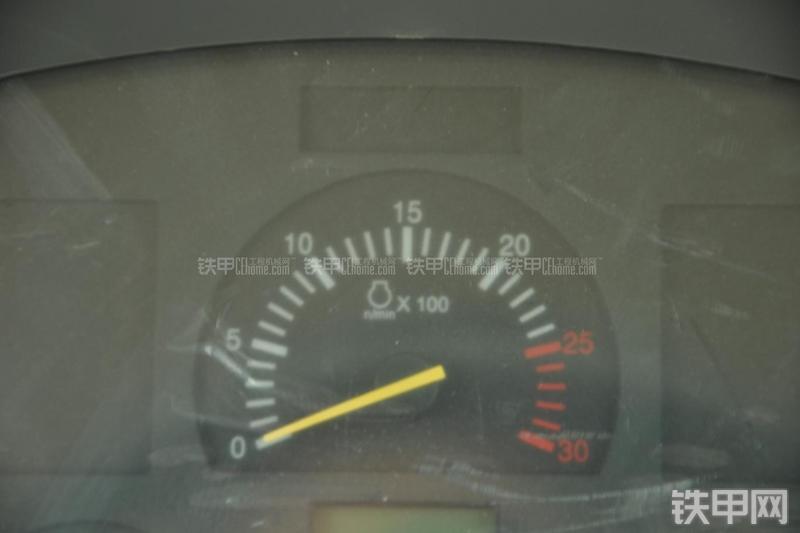 山东临工LG953N节能型装载机局部