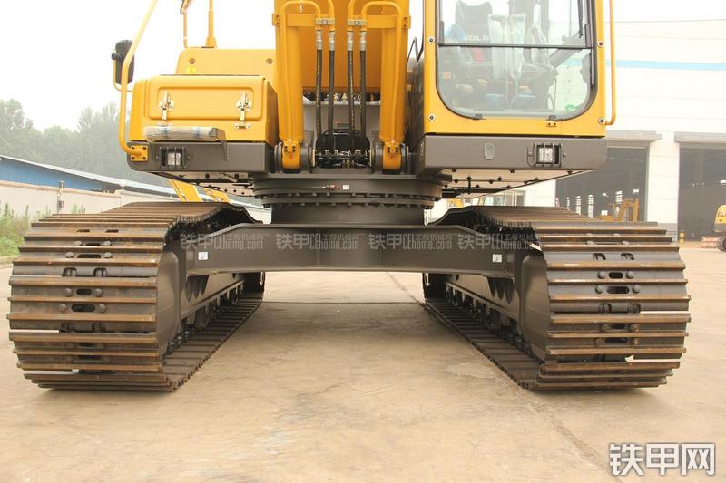 山东临工LG6210挖掘机局部