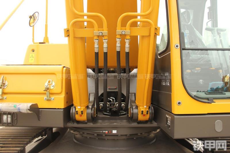 山东临工LG6225E挖掘机局部