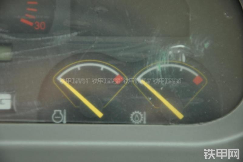 山东临工LG953N节能型装载机局部