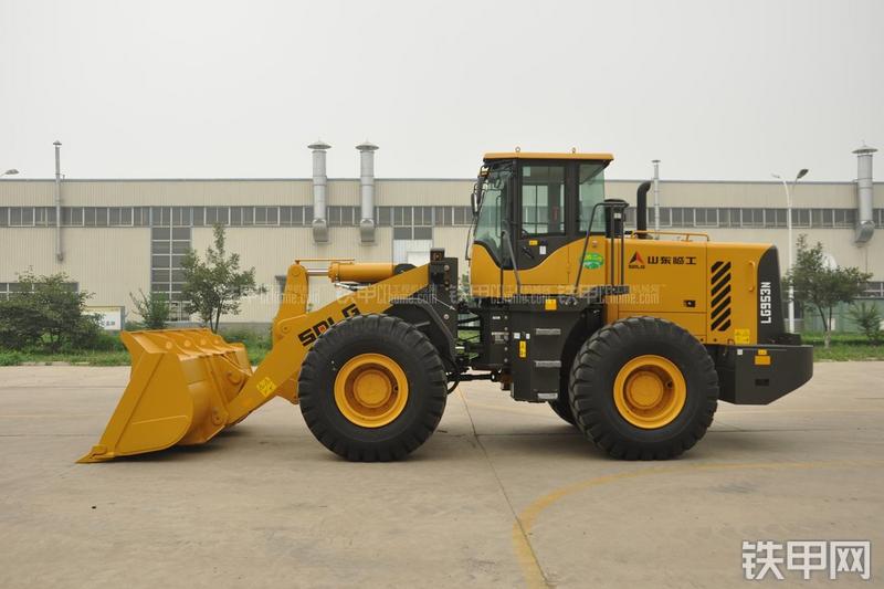 山东临工LG953N节能型装载机整机外观