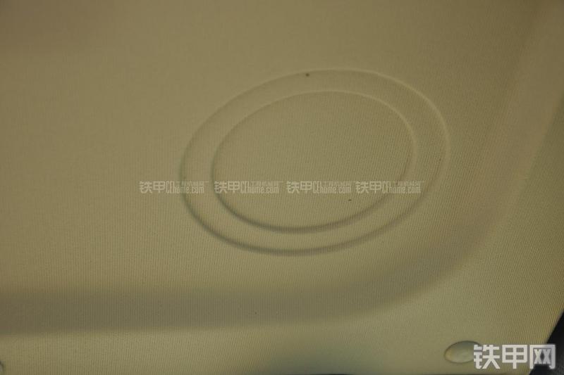 山东临工LG953装载机局部