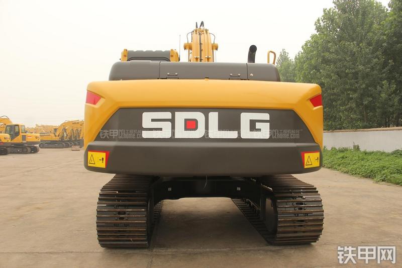 山东临工LG6210挖掘机整机外观