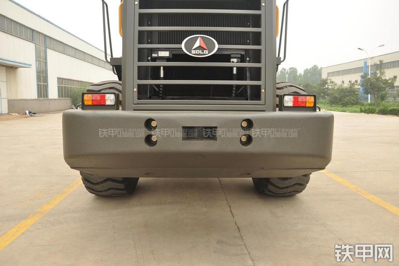 山东临工LG953装载机局部