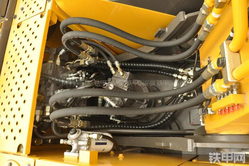 山东临工LG6150E挖掘机局部