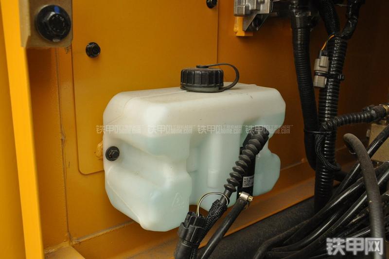 山东临工LG6150E挖掘机局部