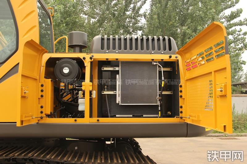 山东临工LG6210挖掘机局部