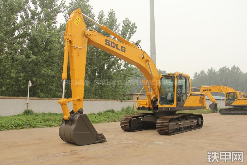 山东临工LG6210挖掘机整机外观