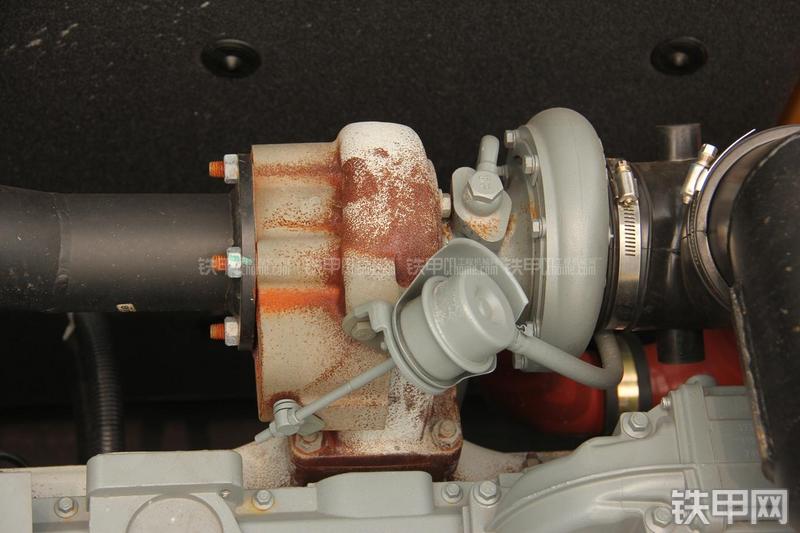 山东临工LG6210挖掘机局部