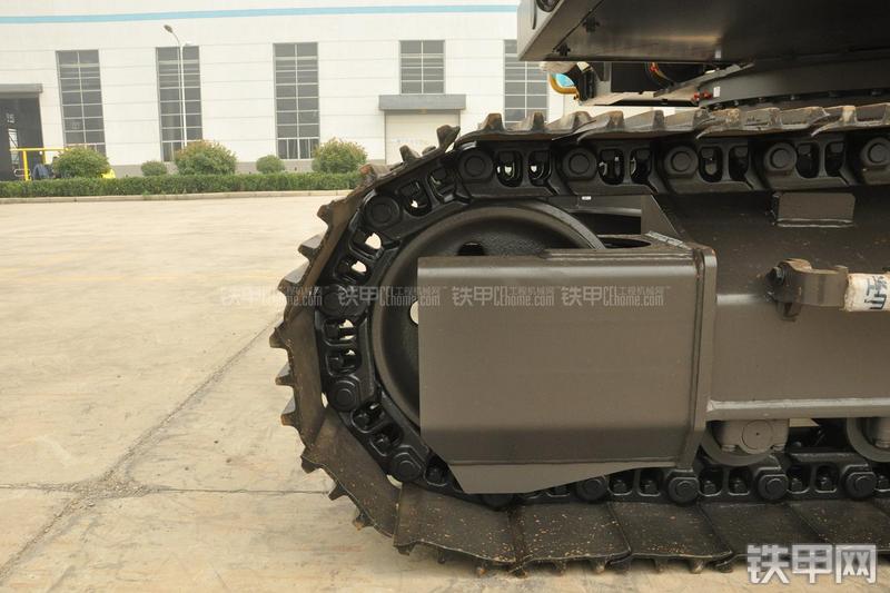 山东临工LG6135E挖掘机局部